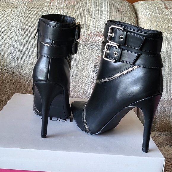 NIB JUSTFAB JF IVY Black Women's Boots + Zipper Detail & Ankle Straps Size 8 - Picture 4 of 7